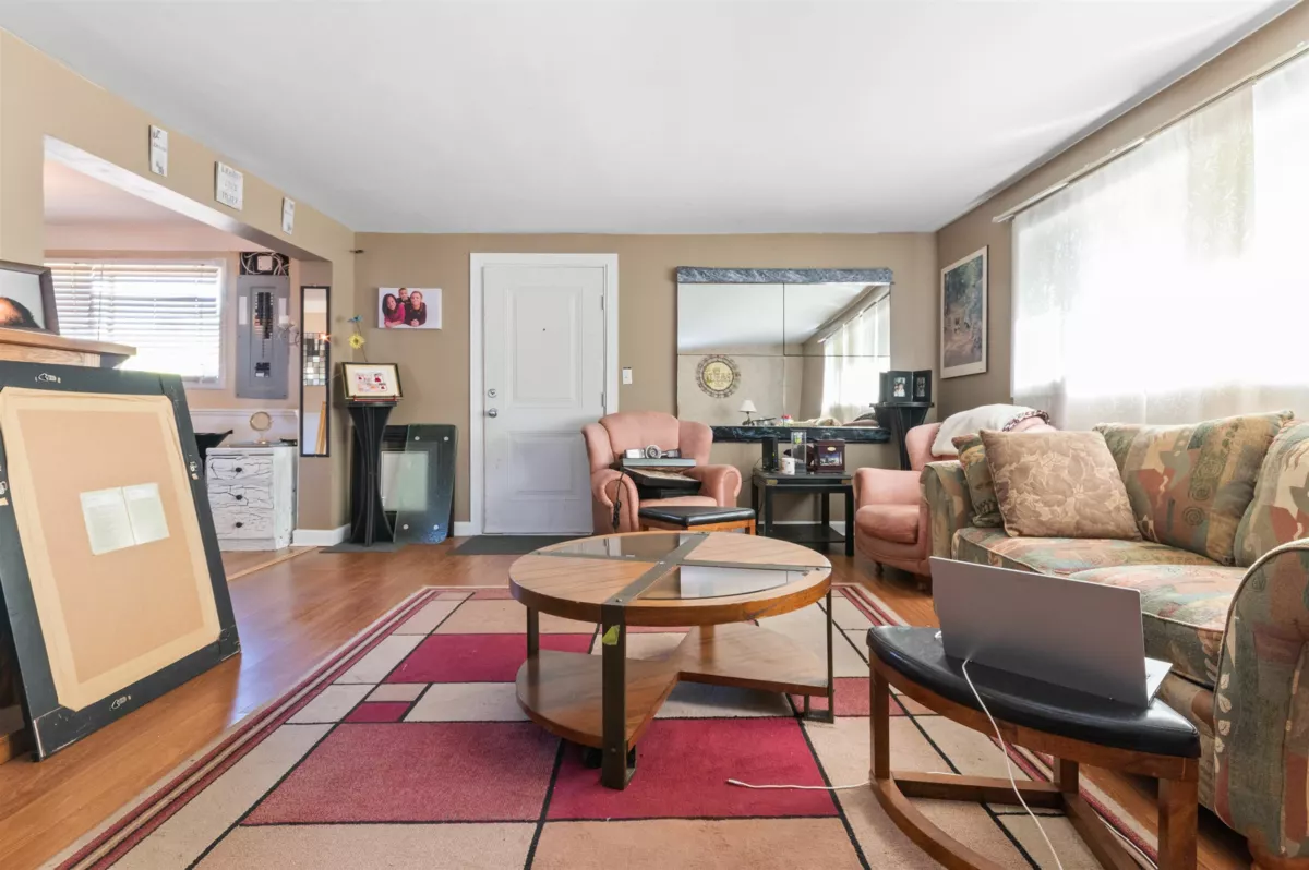 Dining Area Photo of 586 6th Avenue, Hope, BC