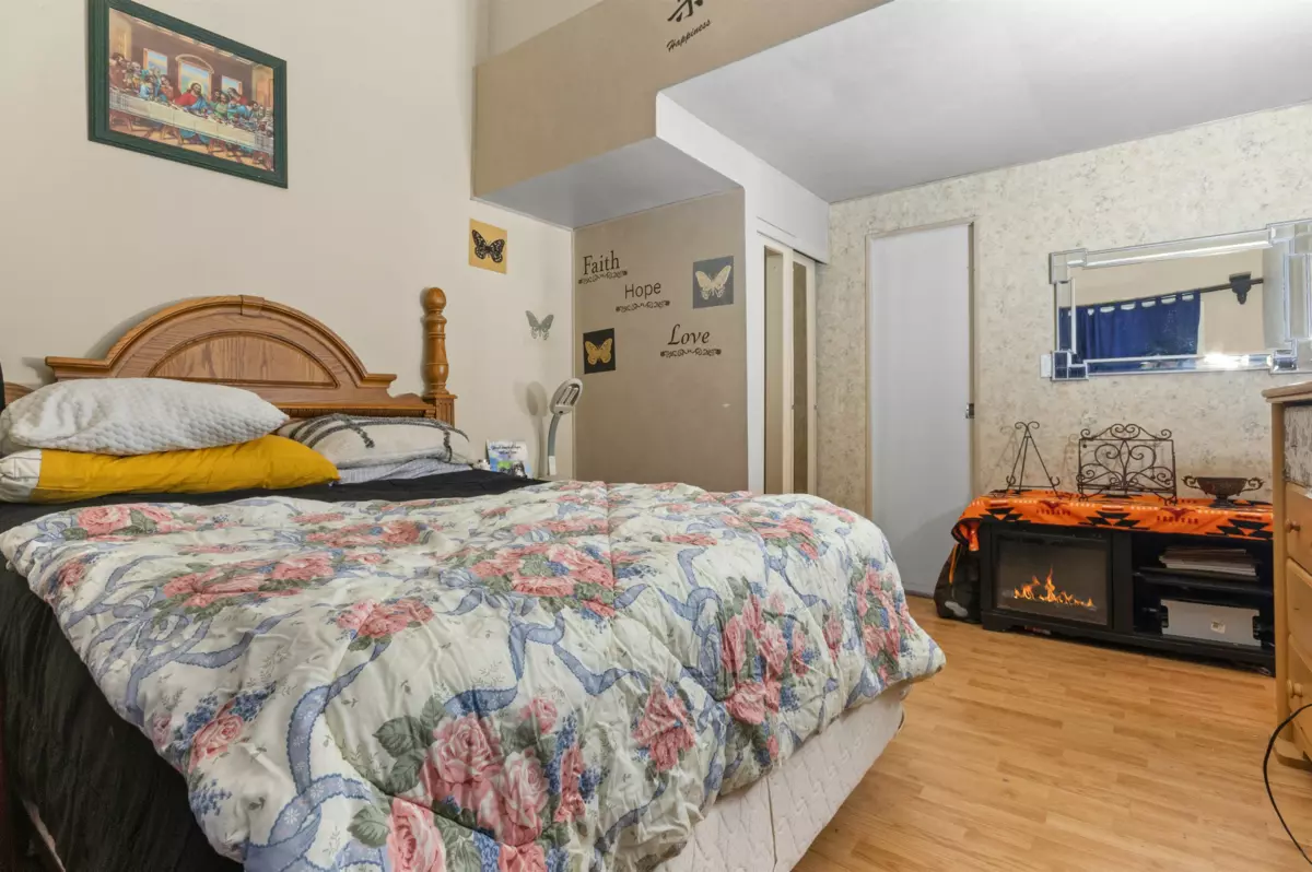 Laundry Room Photo of 586 6th Avenue, Hope, BC