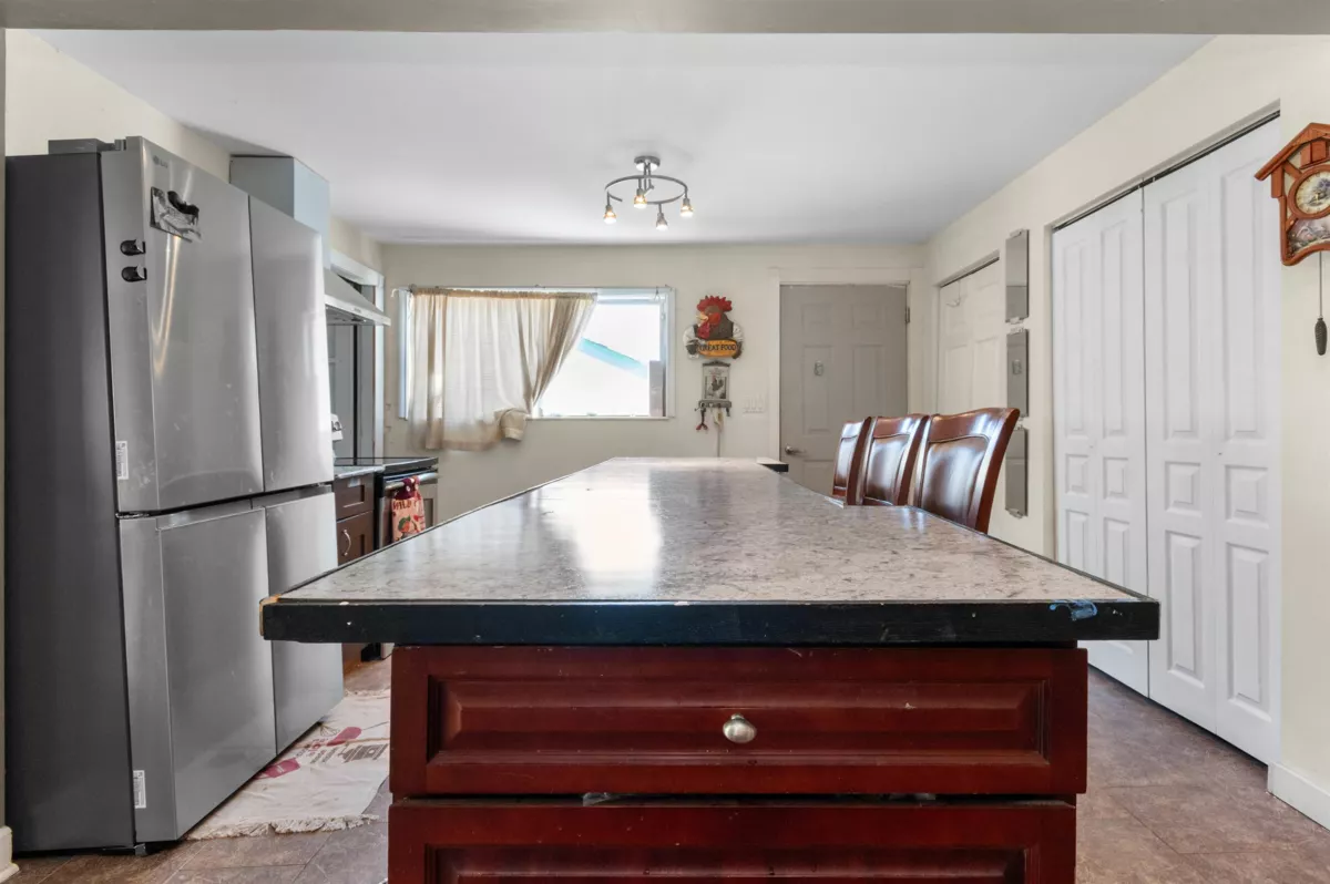 Pantry Photo of 586 6th Avenue, Hope, BC