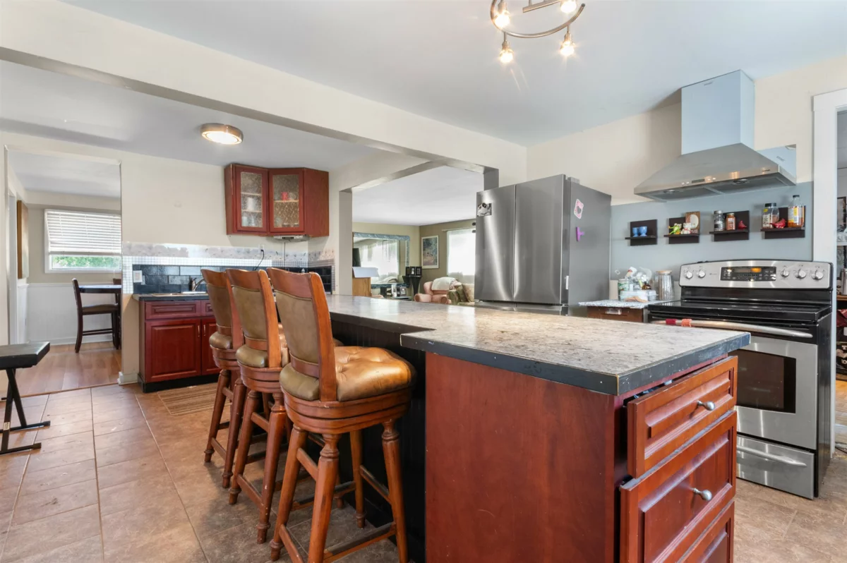 Primary Bedroom Photo of 586 6th Avenue, Hope, BC