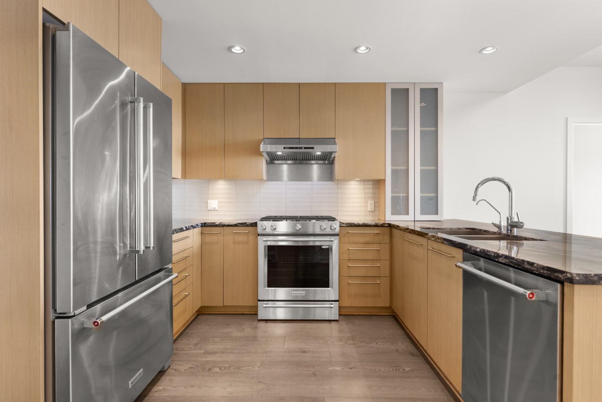 Primary Bathroom Photo of 209 6160 London Road, Richmond, BC