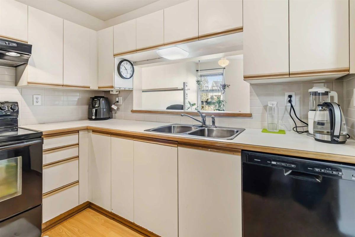 Kitchen Island Photo of 313 7435 Moffatt Road, Richmond, BC