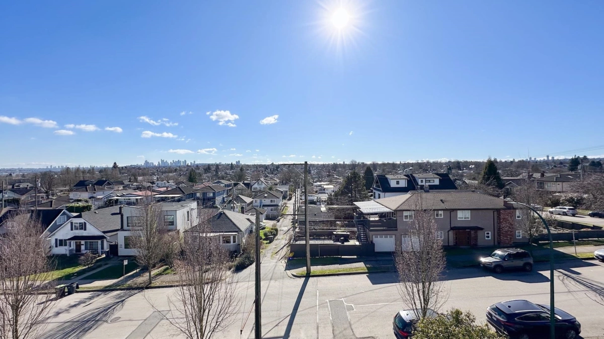 Hallway Photo of 2723 Turner Street, Vancouver, BC