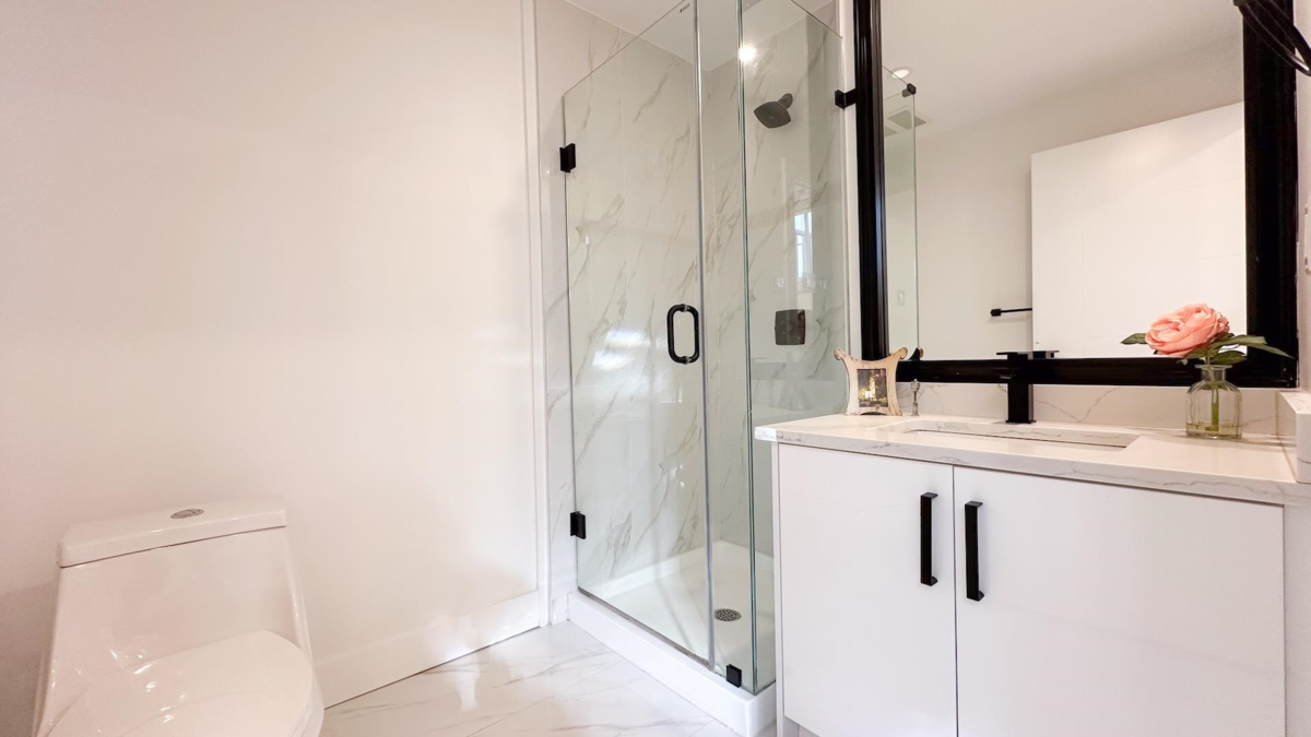 Hot Tub / Spa Photo of 2723 Turner Street, Vancouver, BC