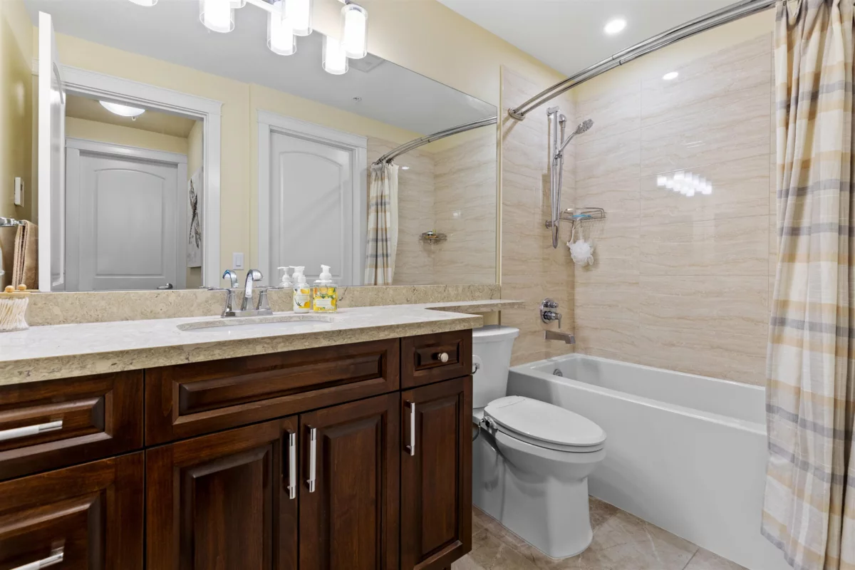 Walk-In Closet Photo of 204 20376 86 Avenue, Langley, BC