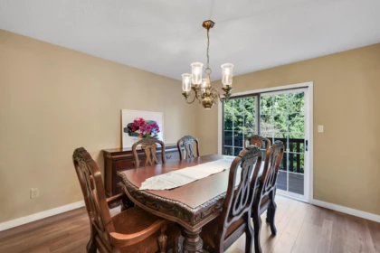 Kitchen Island Photo of 5162 Alderfeild Place, West Vancouver, BC