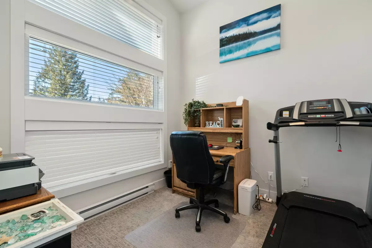 Hallway Photo of 21002 Swallow Place, Hope, BC