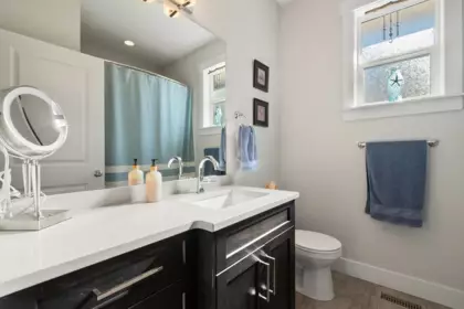 Laundry Room Photo of 21002 Swallow Place, Hope, BC