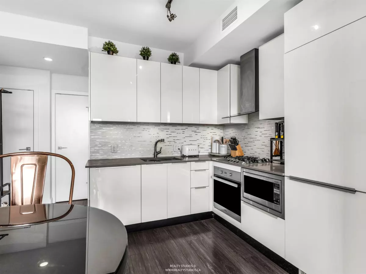 Breakfast Nook Photo of 3305 1283 Howe Street, Vancouver, BC