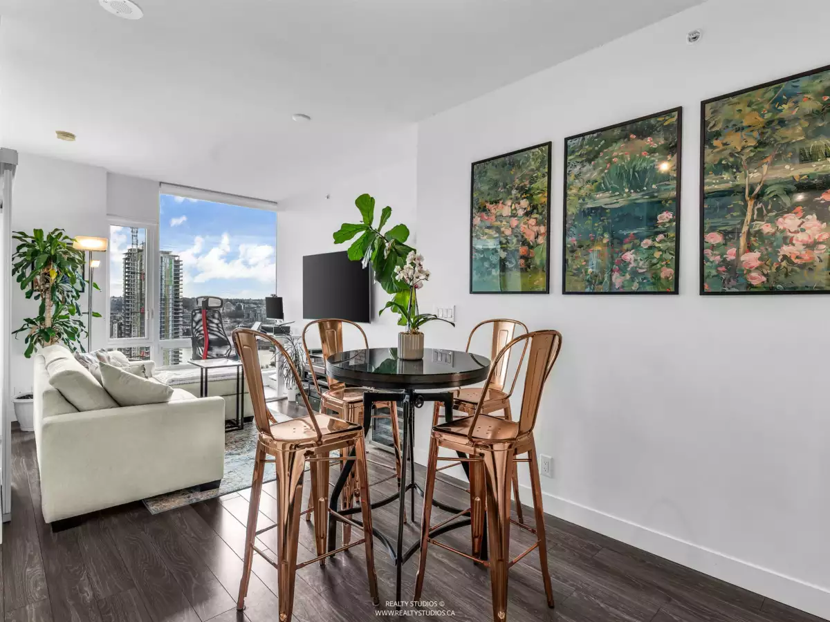 Kitchen Island Photo of 3305 1283 Howe Street, Vancouver, BC