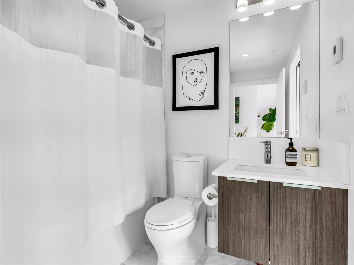 Primary Bathroom Photo of 3305 1283 Howe Street, Vancouver, BC