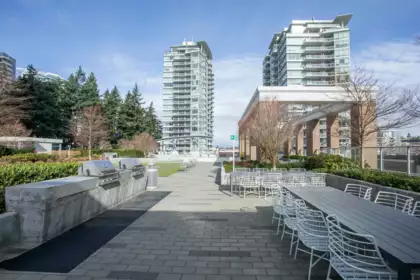 Aerial View of 1103 15165 Thrift Avenue, White Rock, BC