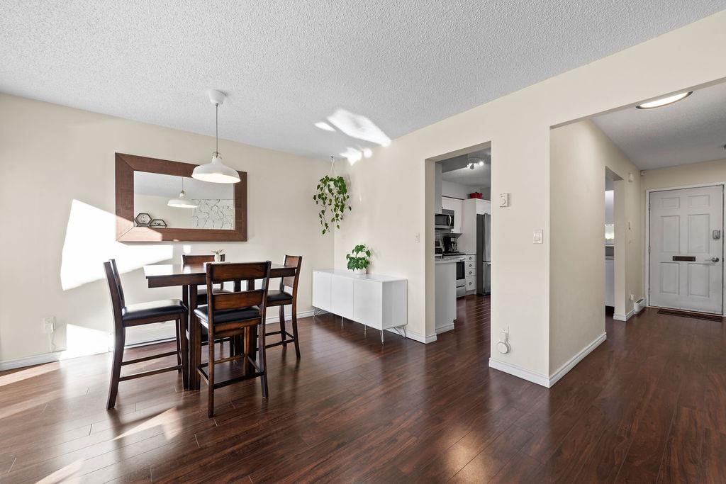 Kitchen Island Photo of 54 9111 No. 5 Road, Richmond, BC