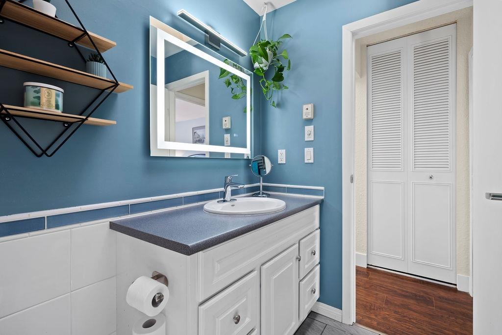 Mudroom Photo of 54 9111 No. 5 Road, Richmond, BC