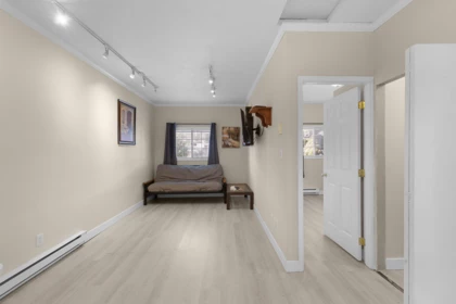 Hallway Photo of 13385 60 Avenue, Surrey, BC