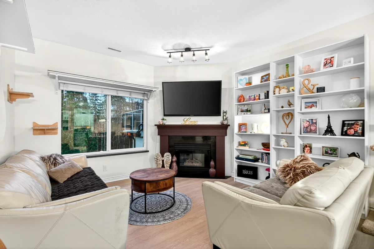 Guest Bathroom Photo of 50 23151 Haney Bypass, Maple Ridge, BC