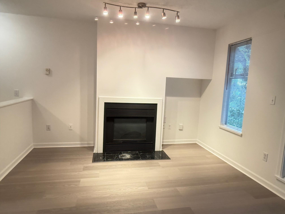Dining Area Photo of 202 3683 Wellington Avenue, Vancouver, BC
