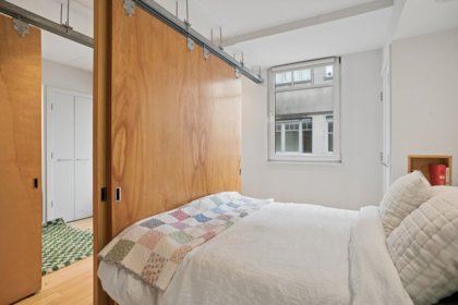 Hallway Photo of 401 1072 Hamilton Street, Vancouver, BC