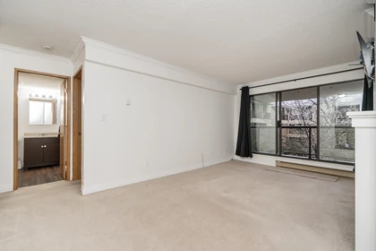 Entry Foyer Photo of 205 13364 102 Avenue, Surrey, BC
