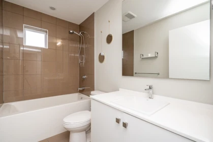 Guest Bathroom Photo of 8 1938 North Parallel Road, Abbotsford, BC