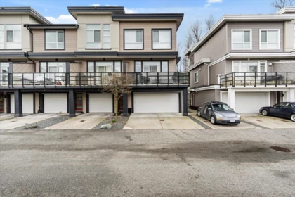 Swimming Pool Photo of 5 8413 Midtown Way, Chilliwack, BC