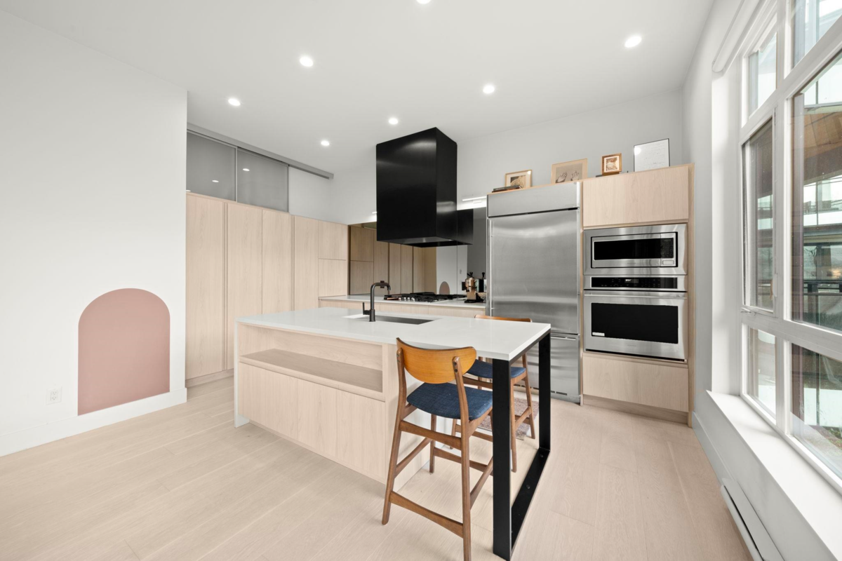 Family Room Photo of 211 300 Salter Street, New Westminster, BC