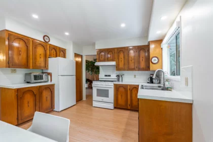 Kitchen Island Photo of 23140 136 Avenue, Maple Ridge, BC