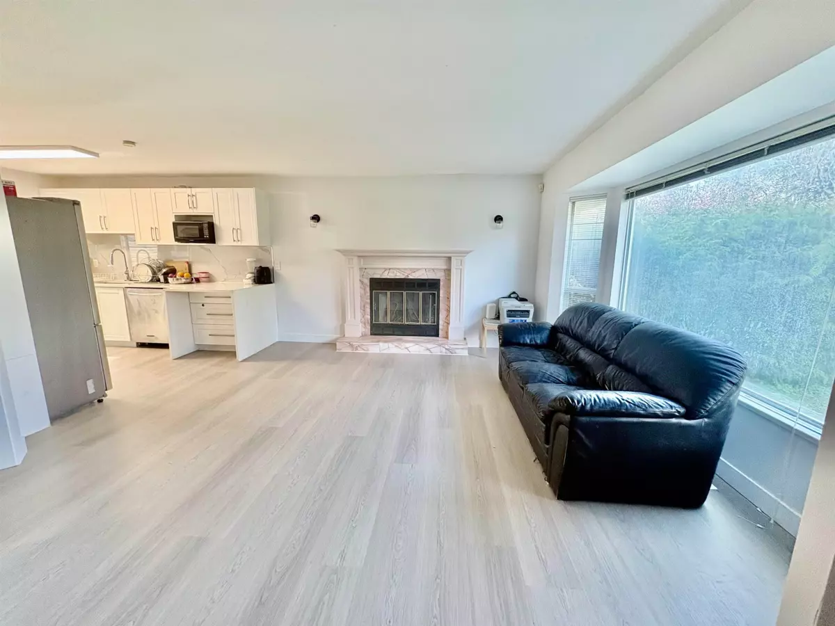 Dining Area Photo of 13346 92 Avenue, Surrey, BC