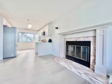 Kitchen Island Photo of 13346 92 Avenue, Surrey, BC