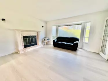 Kitchen Photo of 13346 92 Avenue, Surrey, BC