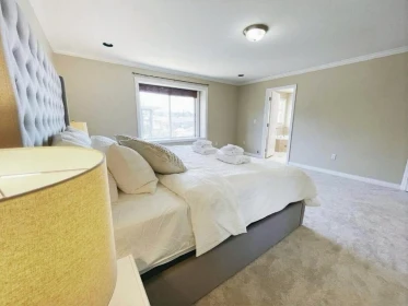 Walk-In Closet Photo of 6194 175a Street, Surrey, BC