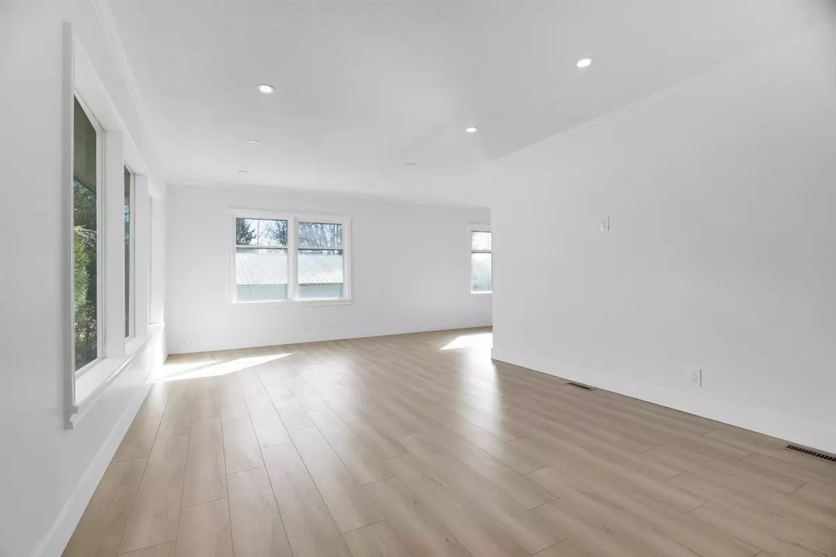 Dining Area Photo of 7489 Maple Street, Mission, BC