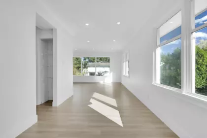 Hallway Photo of 7489 Maple Street, Mission, BC