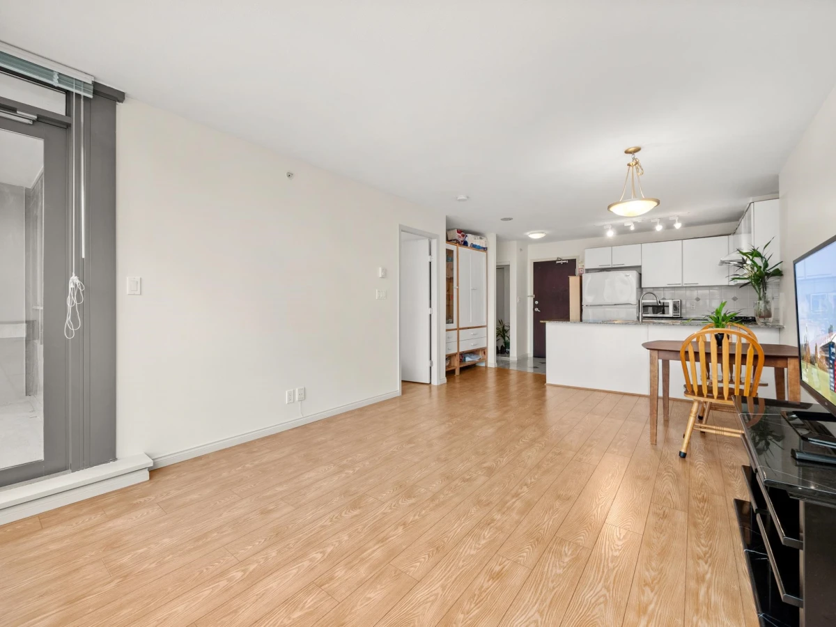 Dining Area Photo of 905 8100 Saba Road, Richmond, BC