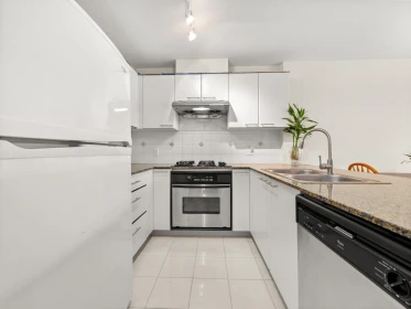 Kitchen Island Photo of 905 8100 Saba Road, Richmond, BC