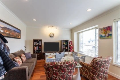 Kitchen Island Photo of 55 Dieppe Place, Vancouver, BC