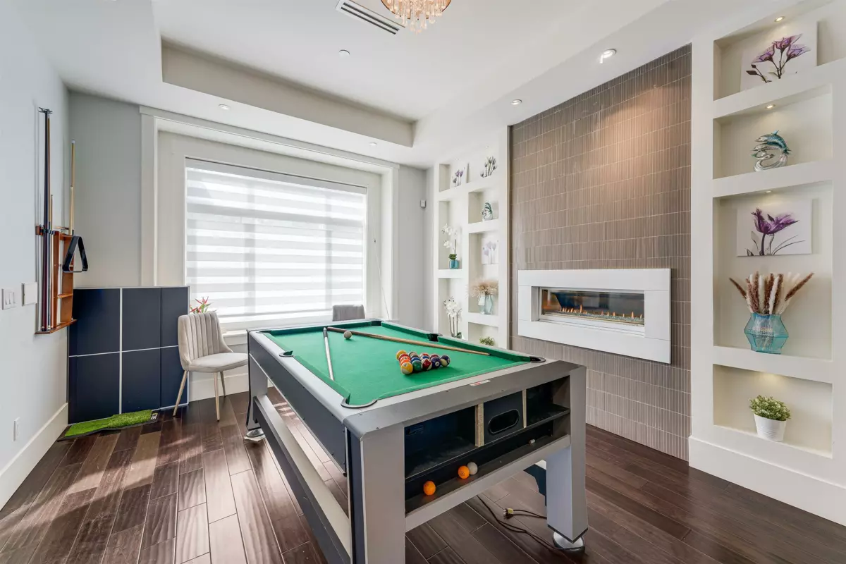 Living Room Photo of 7380 Ontario Street, Vancouver, BC