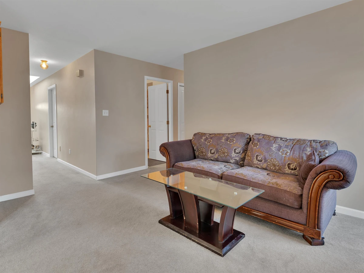 Dining Area Photo of 32337 Nakusp Drive, Abbotsford, BC