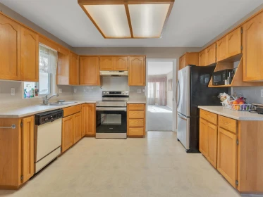 Breakfast Nook Photo of 32337 Nakusp Drive, Abbotsford, BC