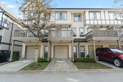 Entry Foyer Photo of 51 20875 80 Avenue, Langley, BC