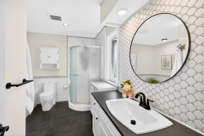 Mudroom Photo of 8573 142 Street, Surrey, BC