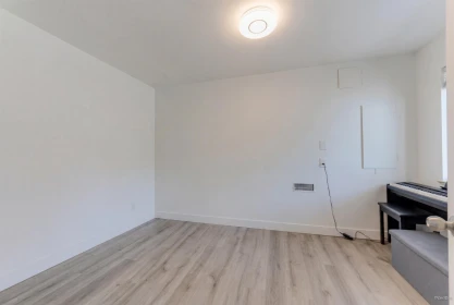 Mudroom Photo of 8035 Nelson Avenue, Burnaby, BC