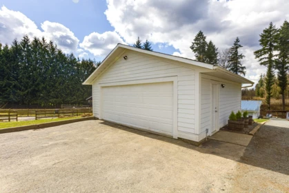 Hot Tub / Spa Photo of 7025 Hesslea Crescent, Abbotsford, BC