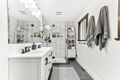 Mudroom Photo of 7025 Hesslea Crescent, Abbotsford, BC