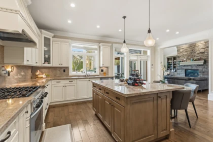 Breakfast Nook Photo of 12576 26a Avenue, Surrey, BC