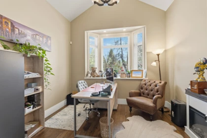 Guest Bathroom Photo of 12576 26a Avenue, Surrey, BC