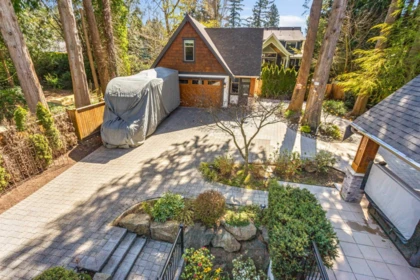 Hallway Photo of 12576 26a Avenue, Surrey, BC