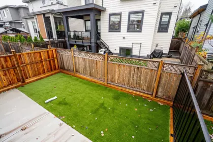 Front Yard Photo of 101 16649 18a Avenue, Surrey, BC