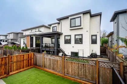 Garden / Landscaping Photo of 101 16649 18a Avenue, Surrey, BC