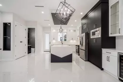 Primary Bathroom Photo of 101 16649 18a Avenue, Surrey, BC
